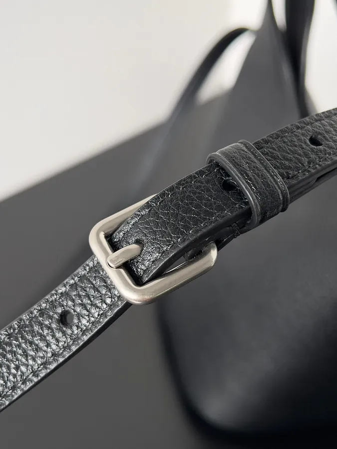 Lock Decor Loer Travel Bag