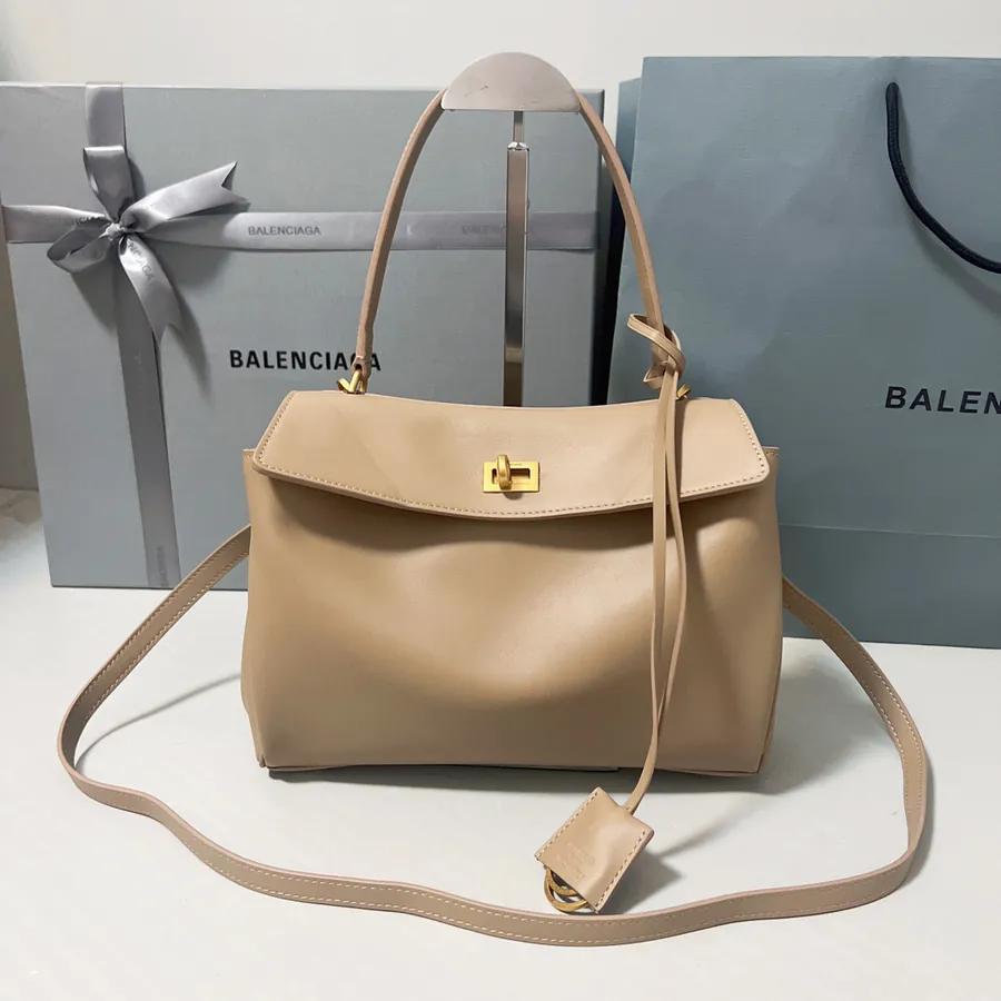Baleenciag Rodeo Bucket Bag with Classic Design
