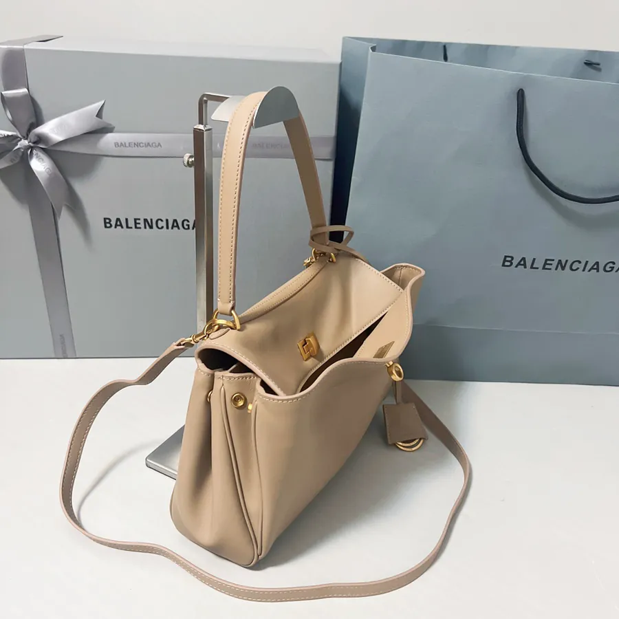 Baleenciag Rodeo Bucket Bag with Classic Design