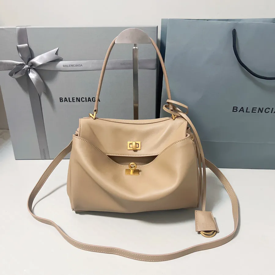 Baleenciag Rodeo Bucket Bag with Classic Design