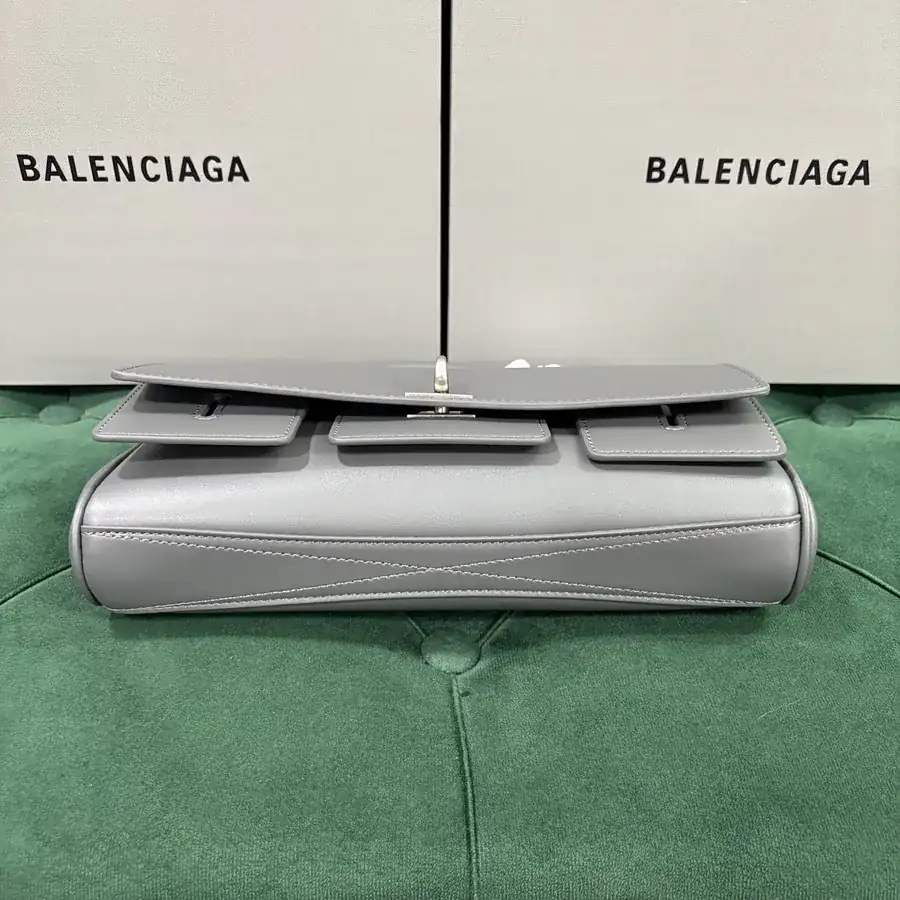 Baleenciag Air Clutch Elegant Handbag with Detachable Strap