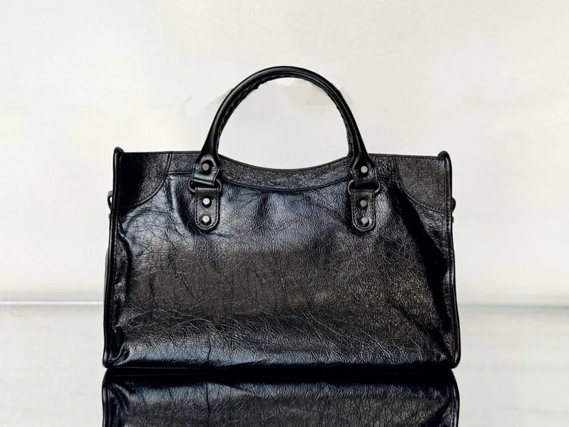 Le City Medium Black Zip
