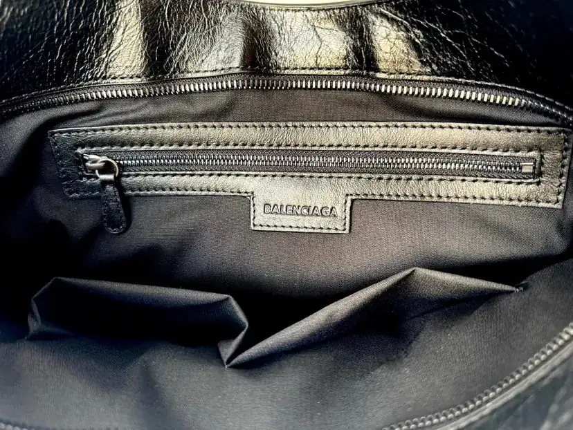 Le City Medium Black Zip