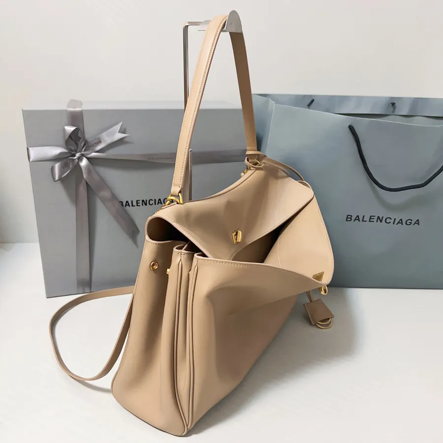Baleenciag Rodeo Luxury Bucket Bag with Grained Calfskin