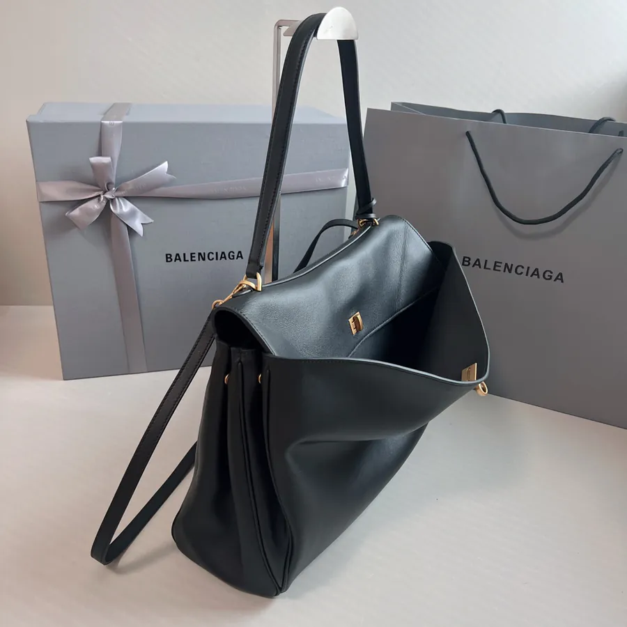 Baleenciag Rodeo Luxury Bucket Bag with Grained Calfskin