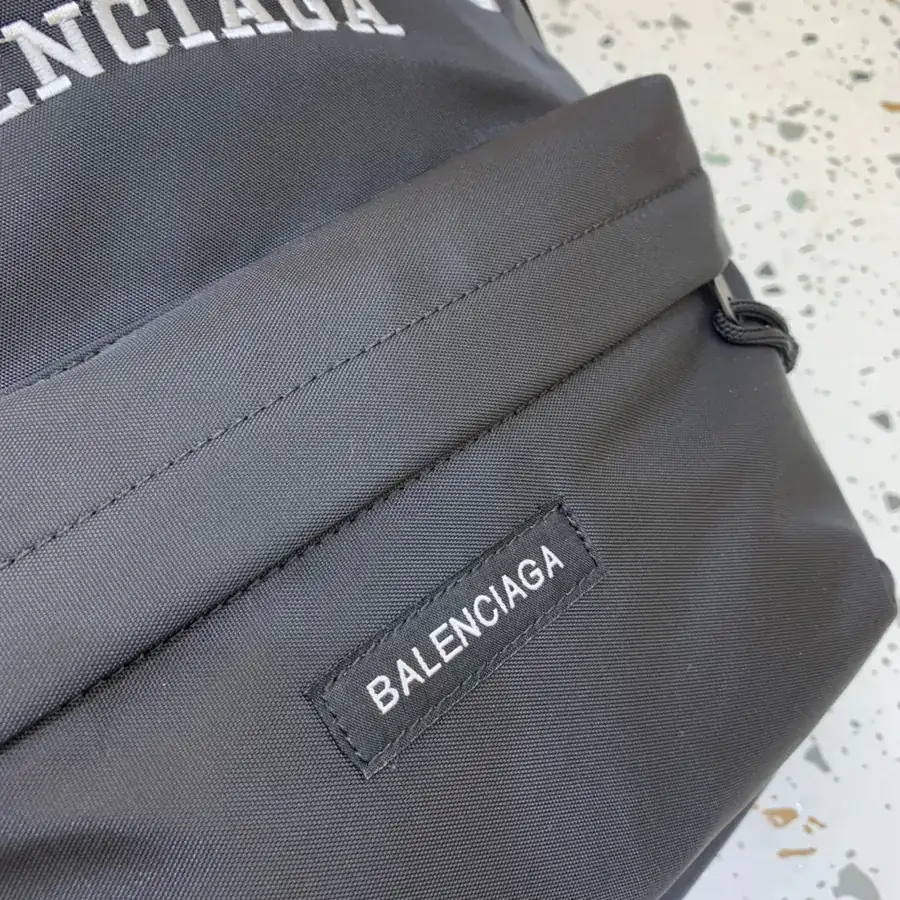 Balen Shoulder Bag Premium Street Style