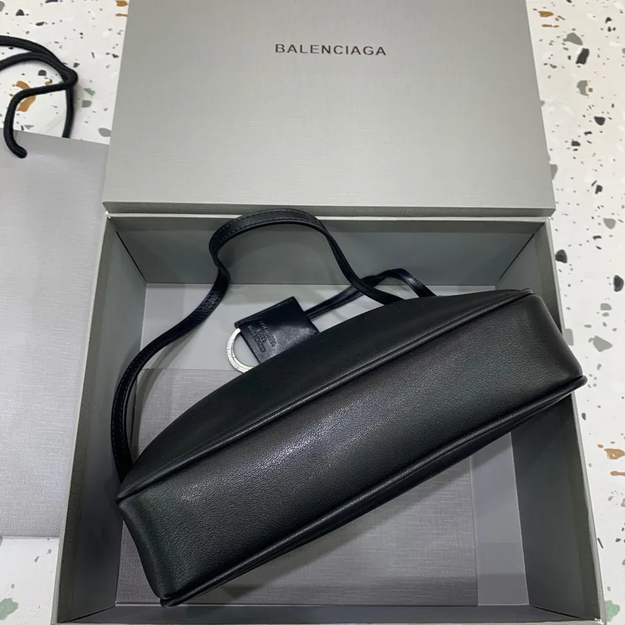 BaleNCIAG Rodeo Shoulder Bag