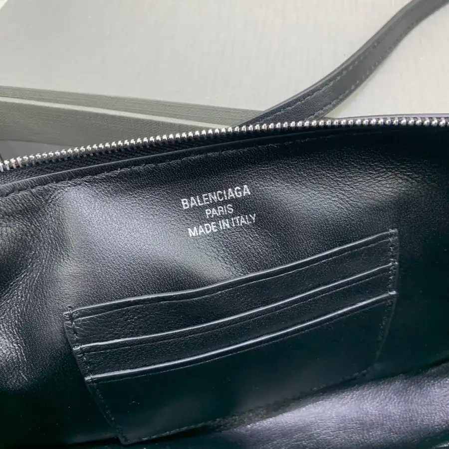 BaleNCIAG Rodeo Shoulder Bag