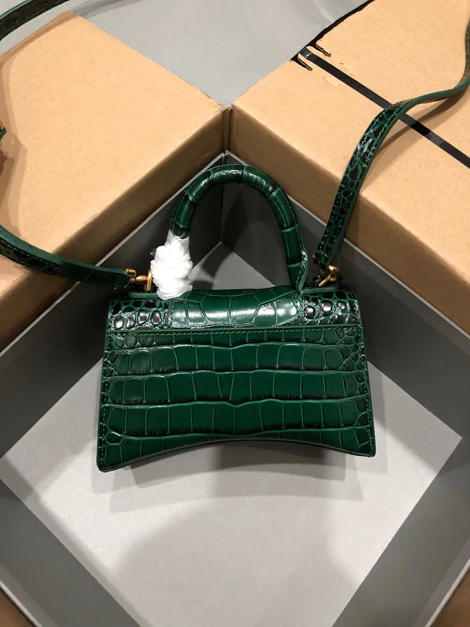 Balen Hourglass Green Sandbag with Adjustable Strap