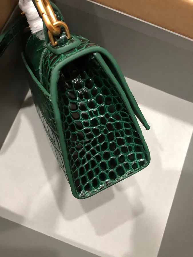 Balen Hourglass Green Sandbag with Adjustable Strap