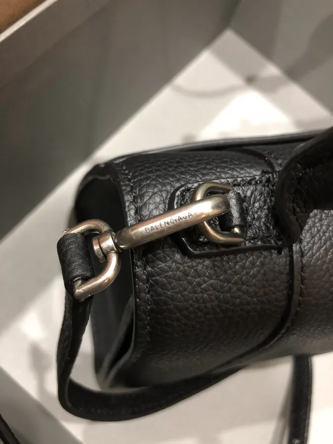 Balenciagα Hourglass Sandbag Black Grained Calfskin