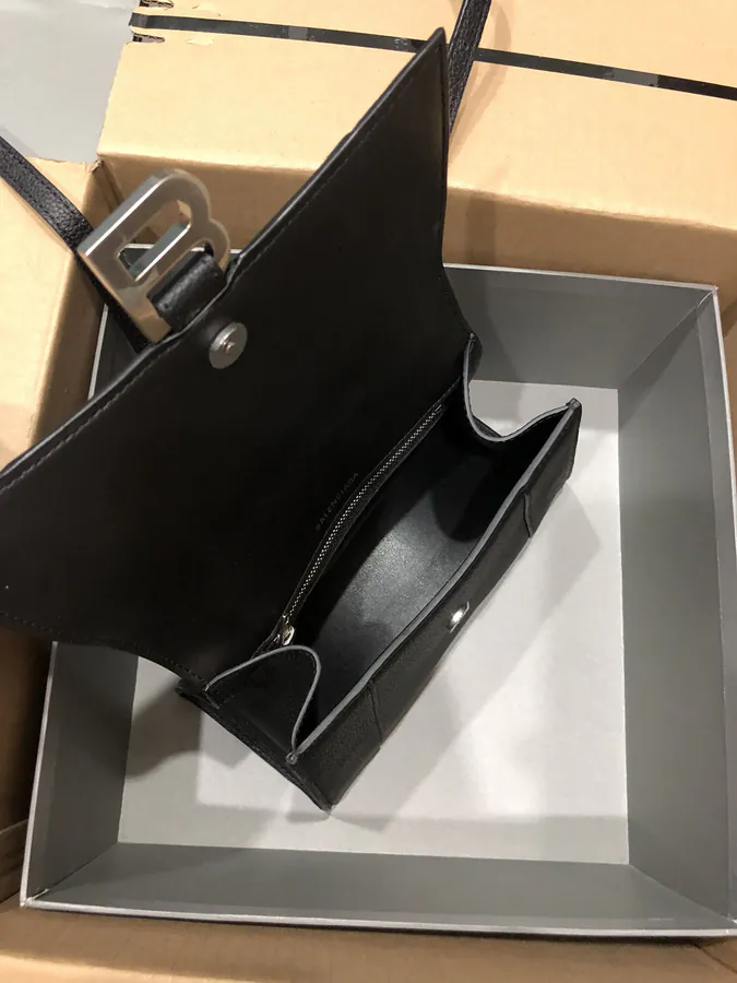 Balenciagα Hourglass Sandbag Black Grained Calfskin