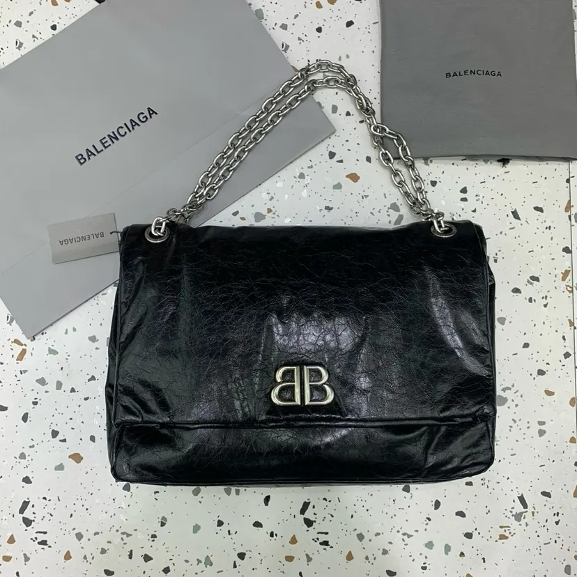 BaleNCIAG Le Monaco Bucket Bag Medium Size