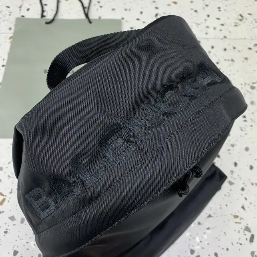 Balen Shoulder Bag Premium Street Style Tote