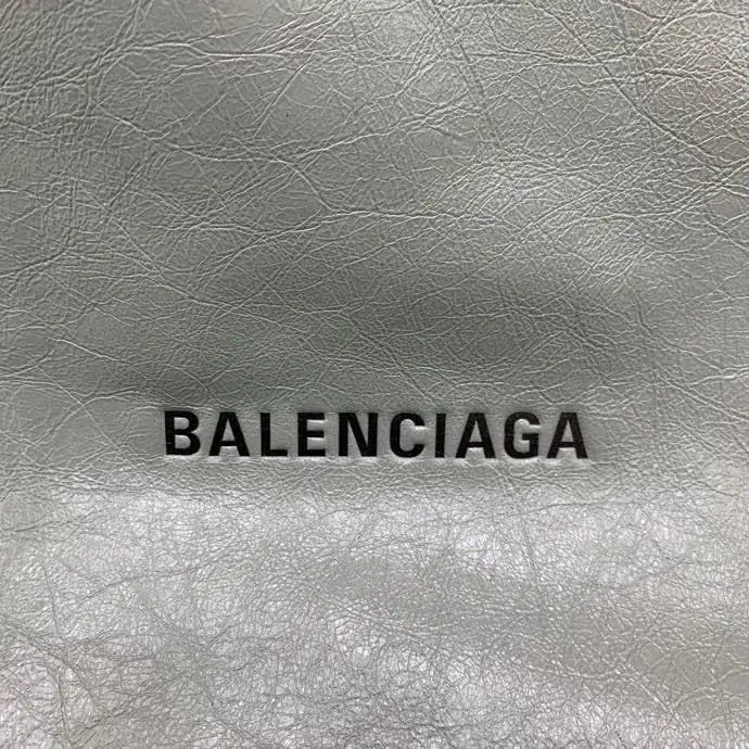 New Parisian Dustbag Bag A Unique Fusion of Style and Utility