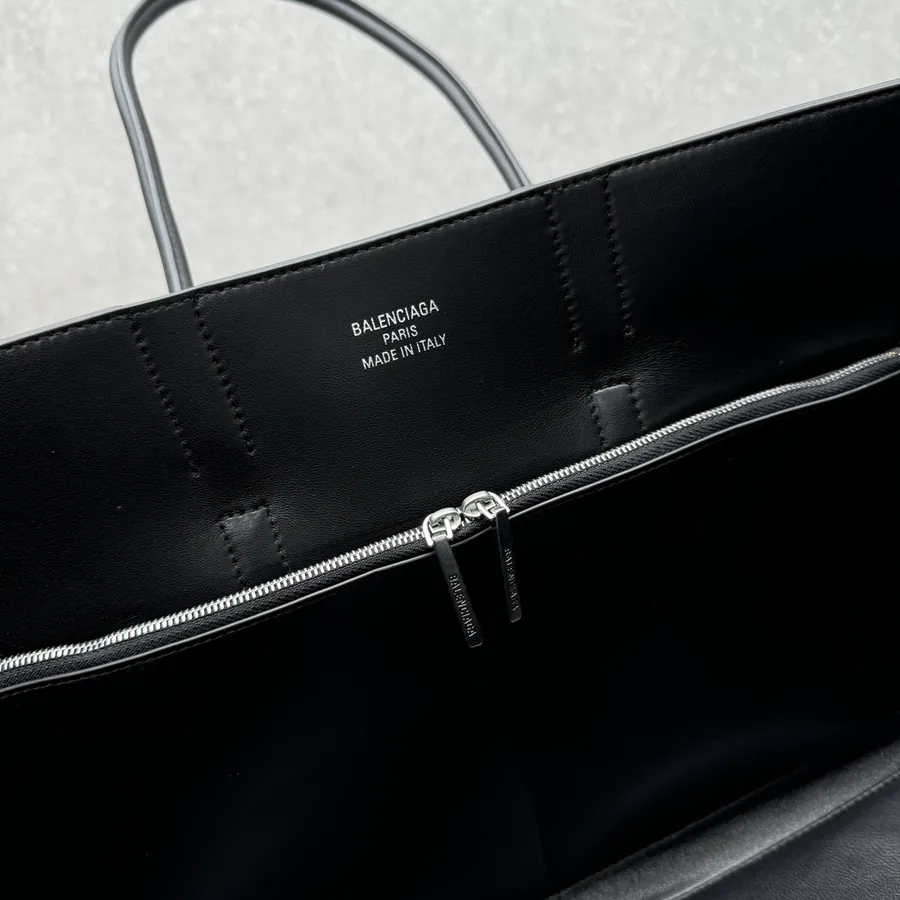 Baleenciag*Bel Air Tote Medium Size