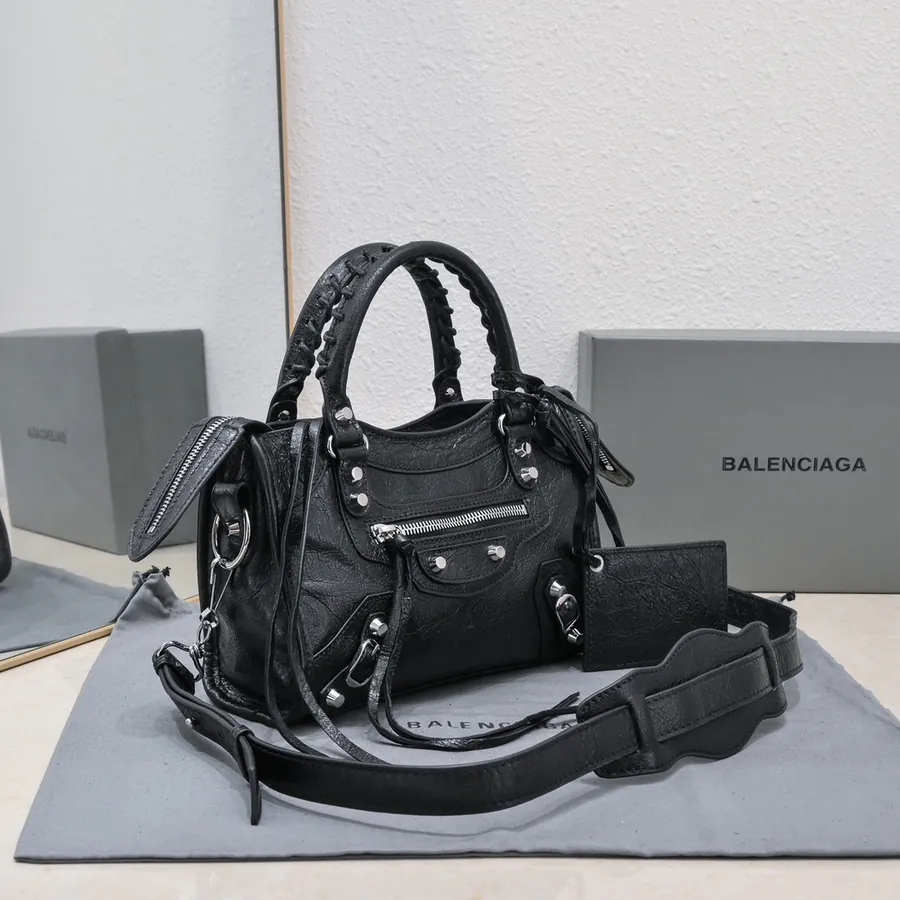 Barja Classic Motorcycle Bag in Black with Silver Nails