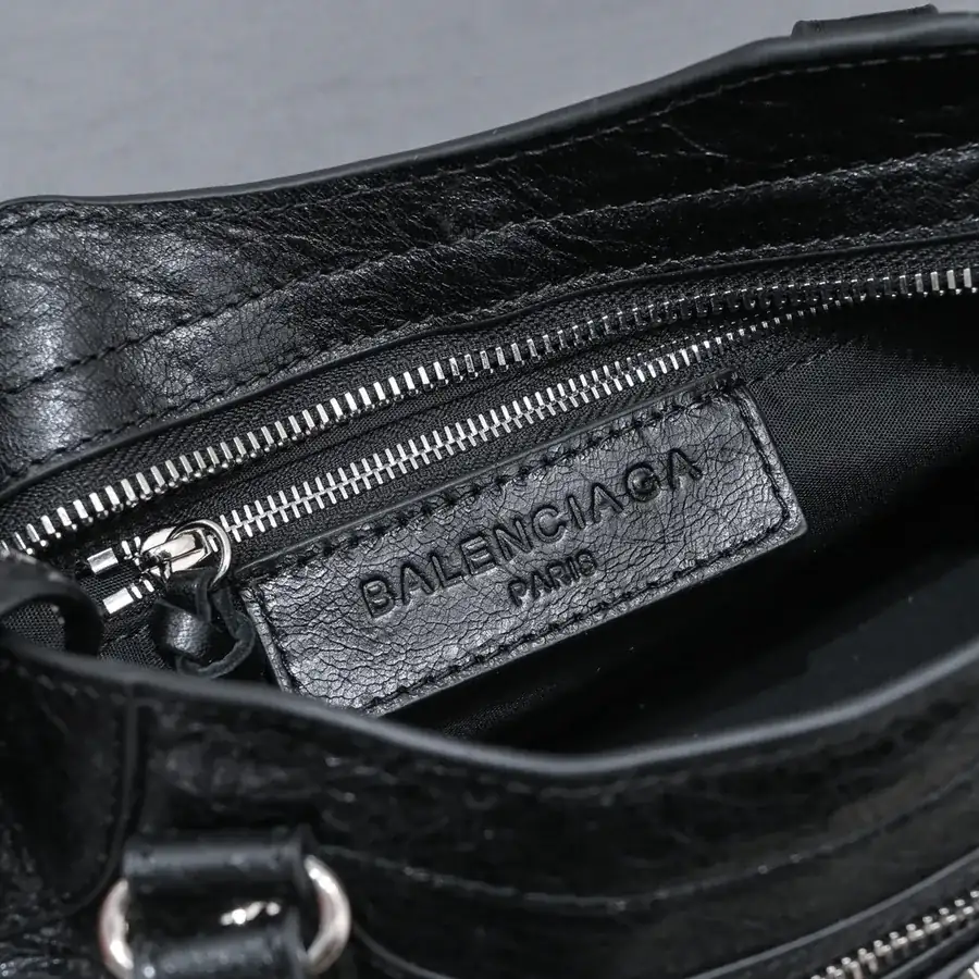 Barja Classic Motorcycle Bag in Black with Silver Nails