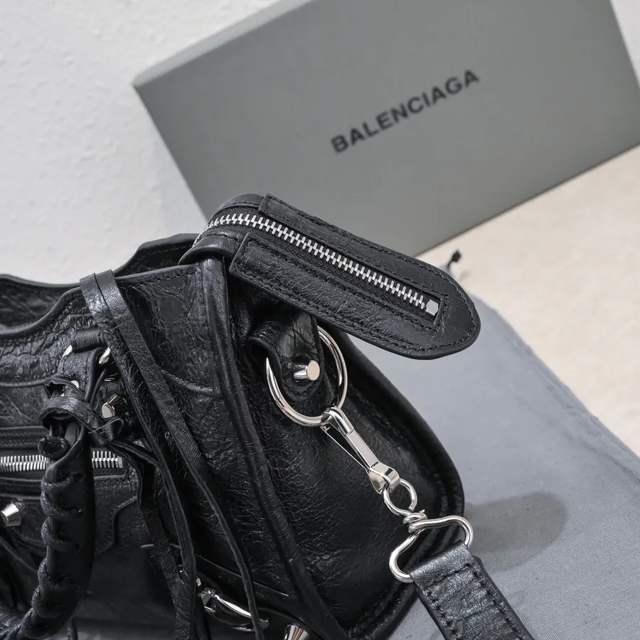 Barja Classic Motorcycle Bag in Black with Silver Nails