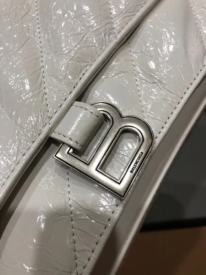BaleNCIAG Crush Sand漏 Chain Bag White with Silver Clasp