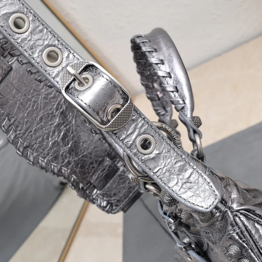 Barja's Latest Neo Cagole Motorcycle Bag