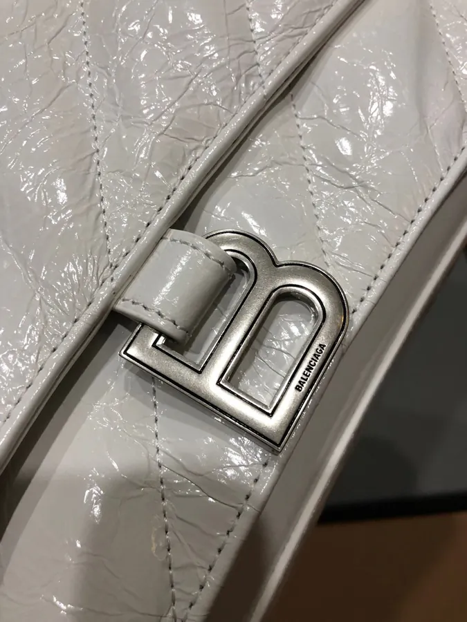 BaleNCIAG Crush Sand漏 Chain Bag White with Silver Buckles
