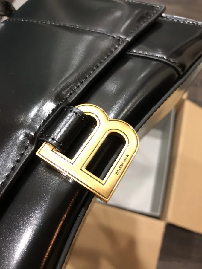 Balenciagα Hourglass Sandbag Black Smooth Leather with Gold Zip