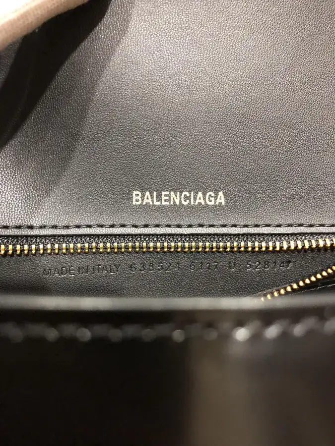 Balenciagα Hourglass Sandbag Black Smooth Leather with Gold Zip