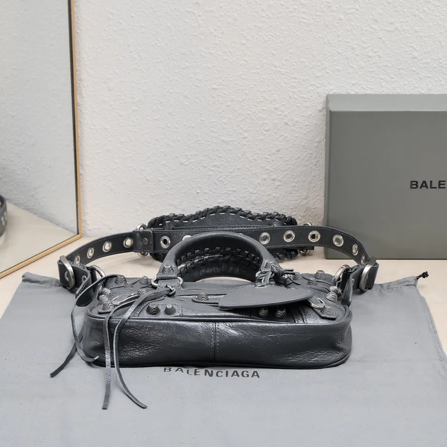 Barja's Latest Neo Cagole Motorcycle Bag