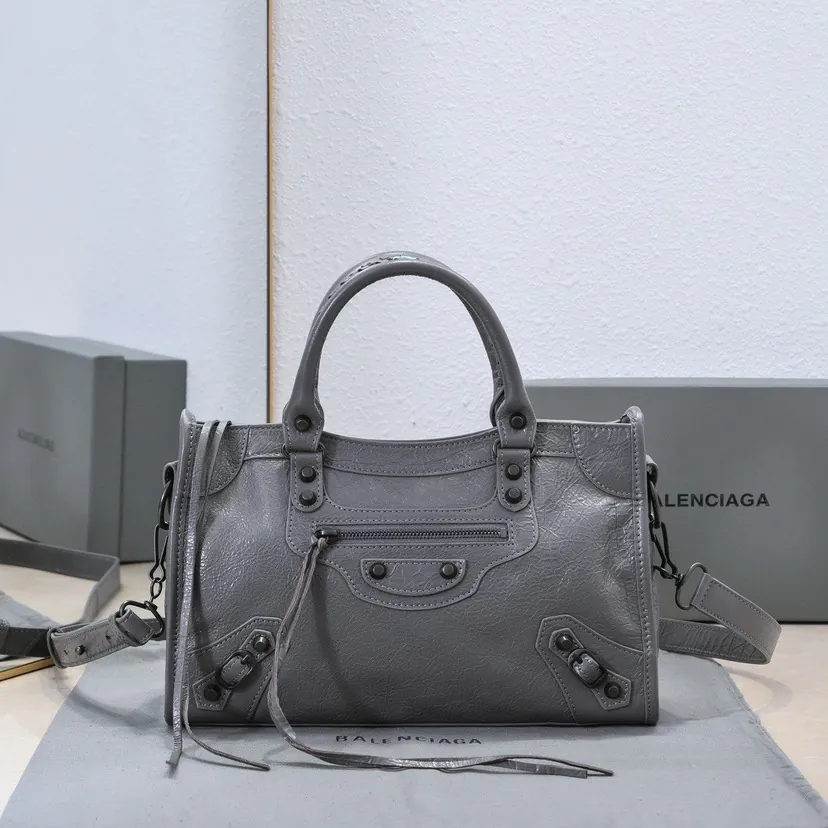 Barja, "Timeless Tears" Motorcycle Bag Classic Reimagined