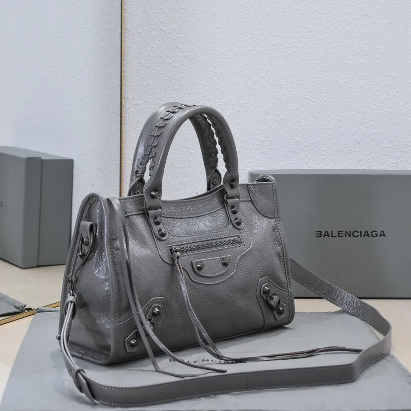 Barja, "Timeless Tears" Motorcycle Bag Classic Reimagined