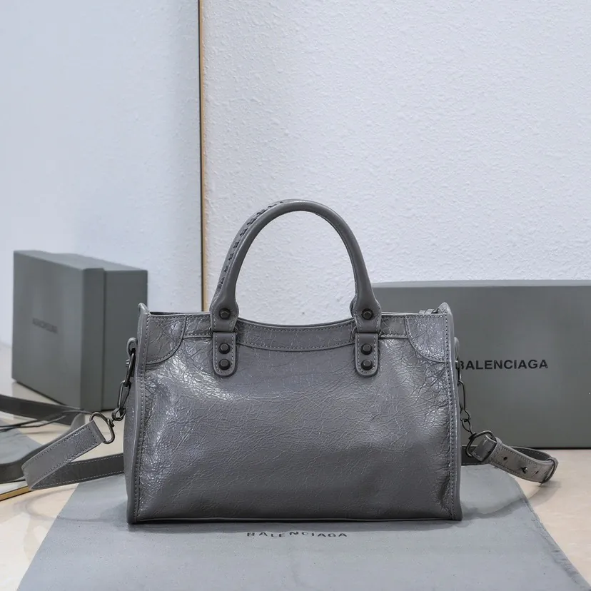 Barja, "Timeless Tears" Motorcycle Bag Classic Reimagined