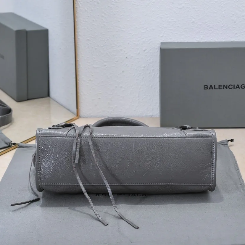 Barja, "Timeless Tears" Motorcycle Bag Classic Reimagined