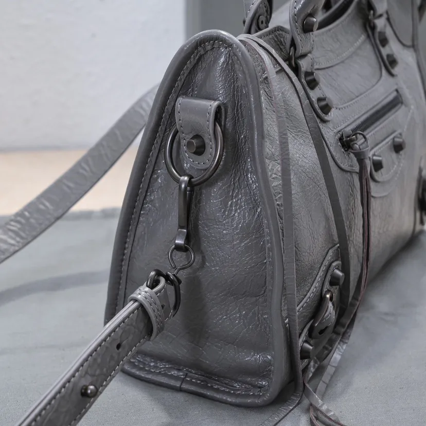 Barja, "Timeless Tears" Motorcycle Bag Classic Reimagined