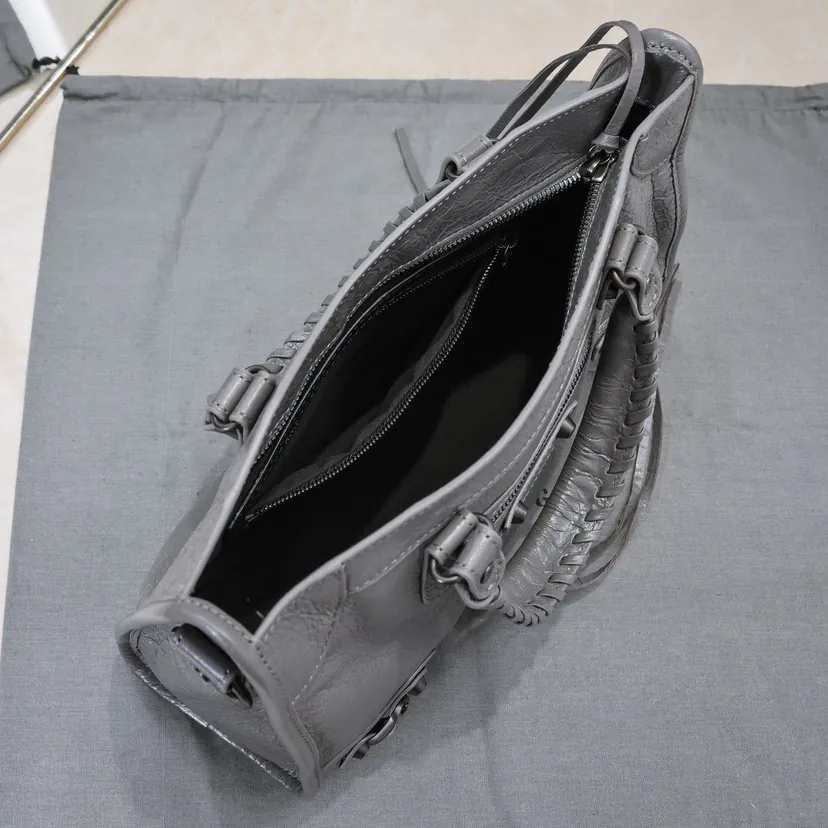 Barja, "Timeless Tears" Motorcycle Bag Classic Reimagined
