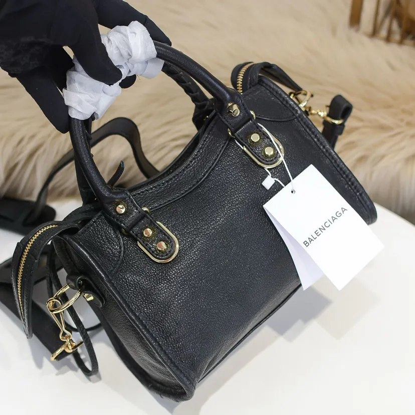 BALEN•GA Motorcycle Bag with Classic Design Genuine Leather Trim and Metal Hardware