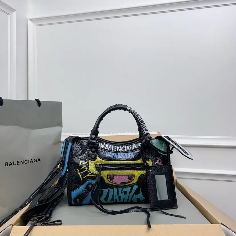 Mini City Bucket Bag Parisian Street Art