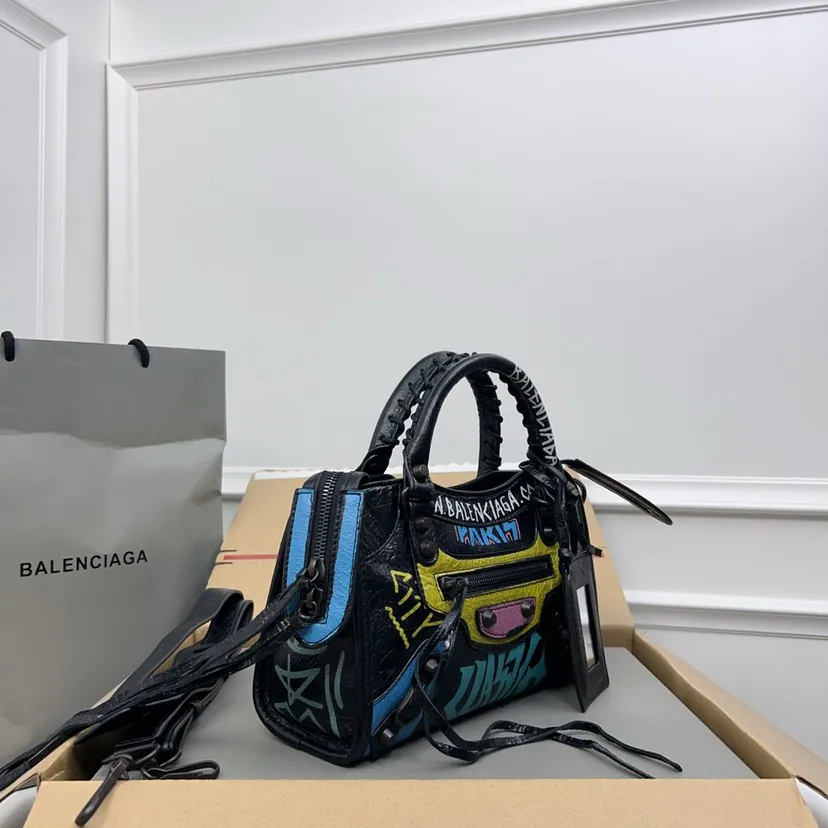 Mini City Bucket Bag Parisian Street Art