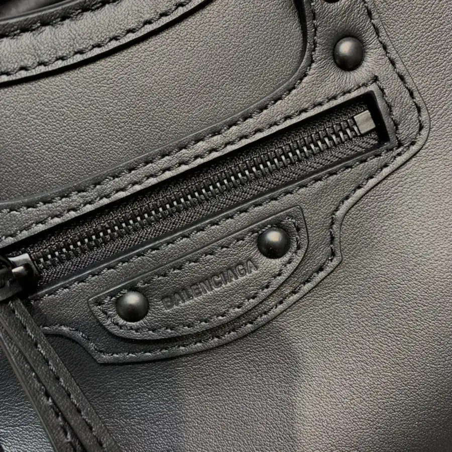 Balenciag* Neo Classic Motorcycle Bag Small Size