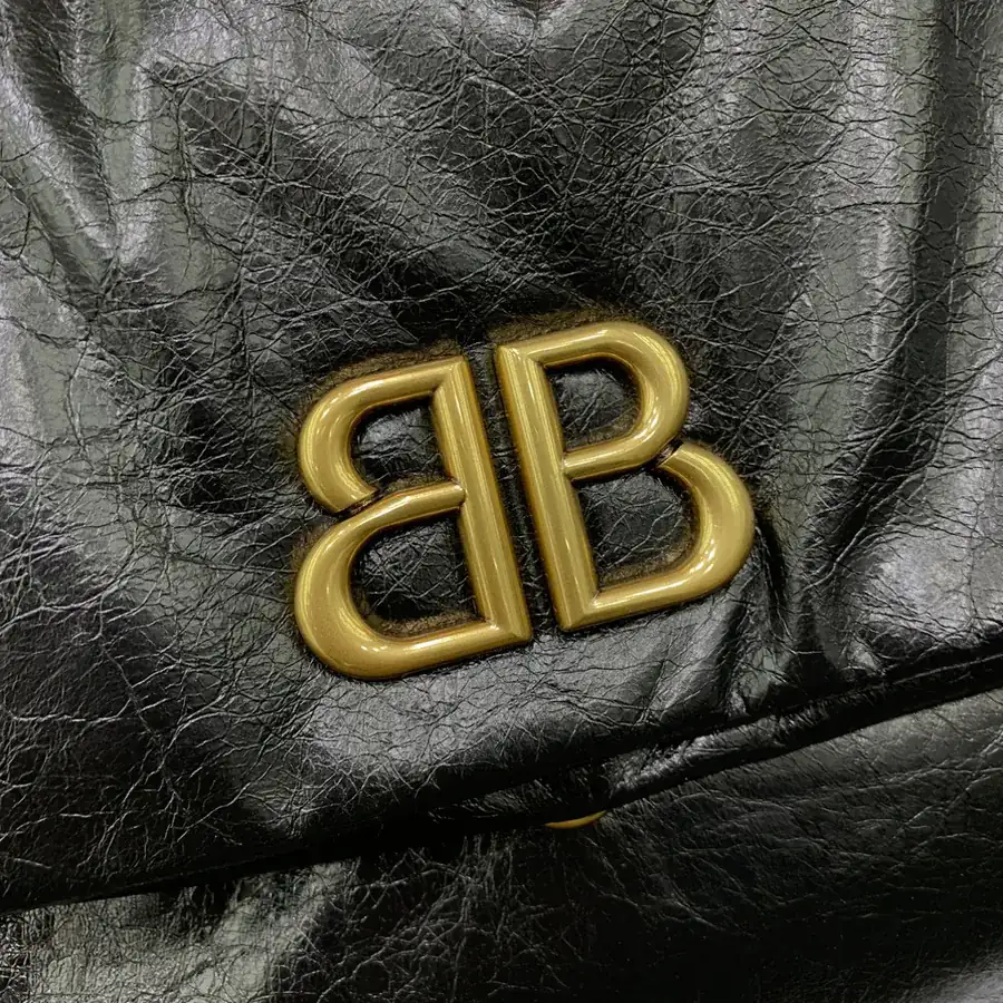 BaleNCIAG Le Monaco Bucket Bag Medium Size