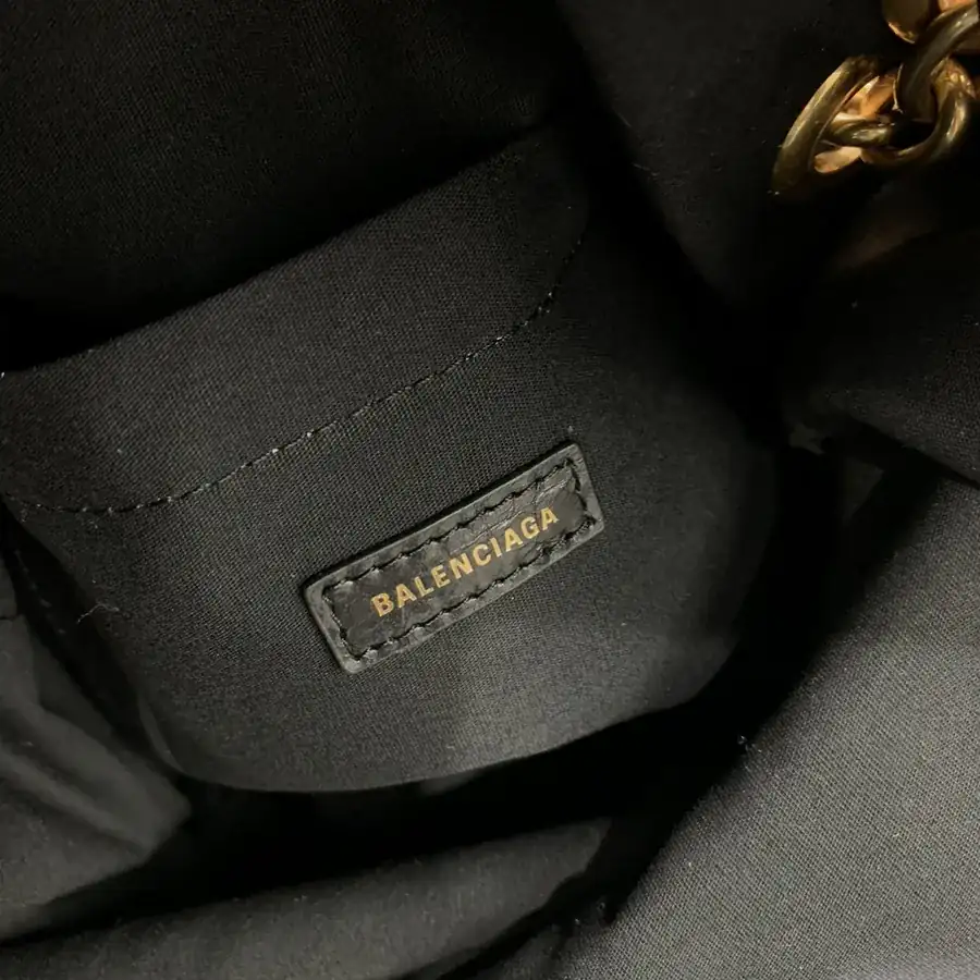BaleNCIAG Le Monaco Bucket Bag Medium Size