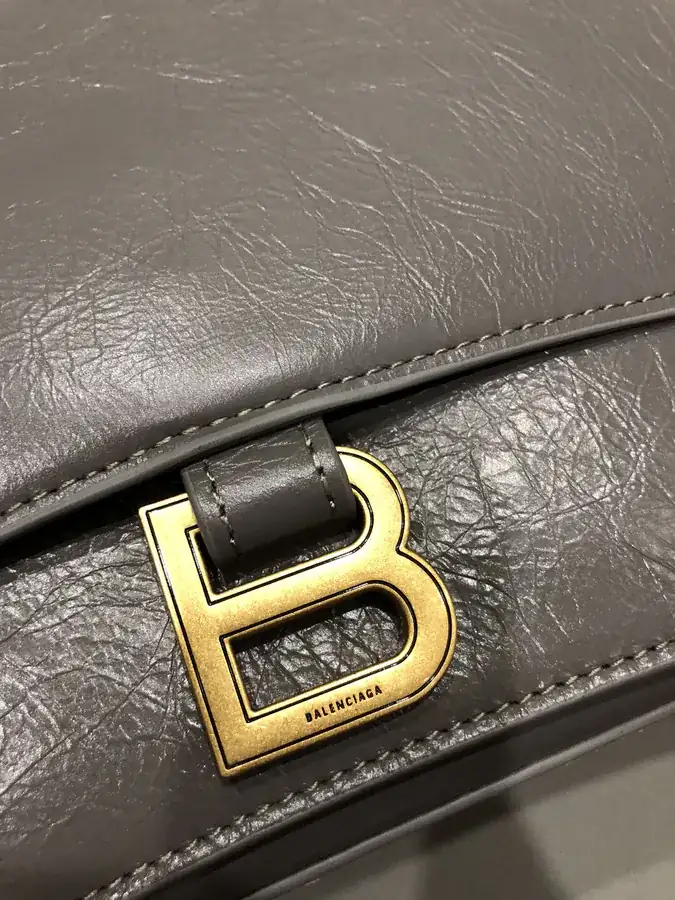 BaleNCIAG Crush Sand漏 Chain Bag Medium Size
