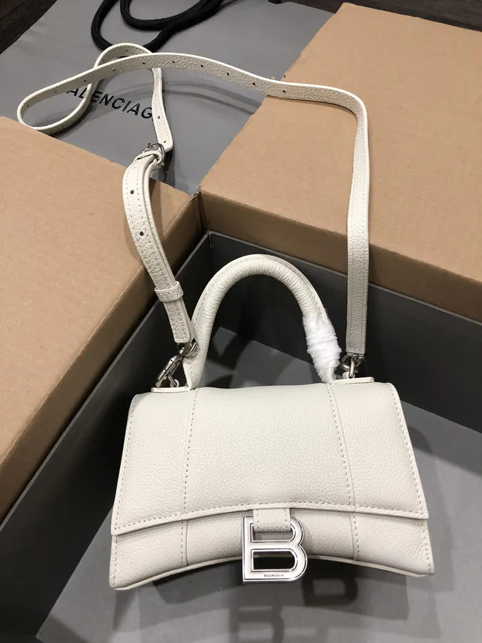 Balenciagα Hourglass Sand Bag in Grained Calfskin