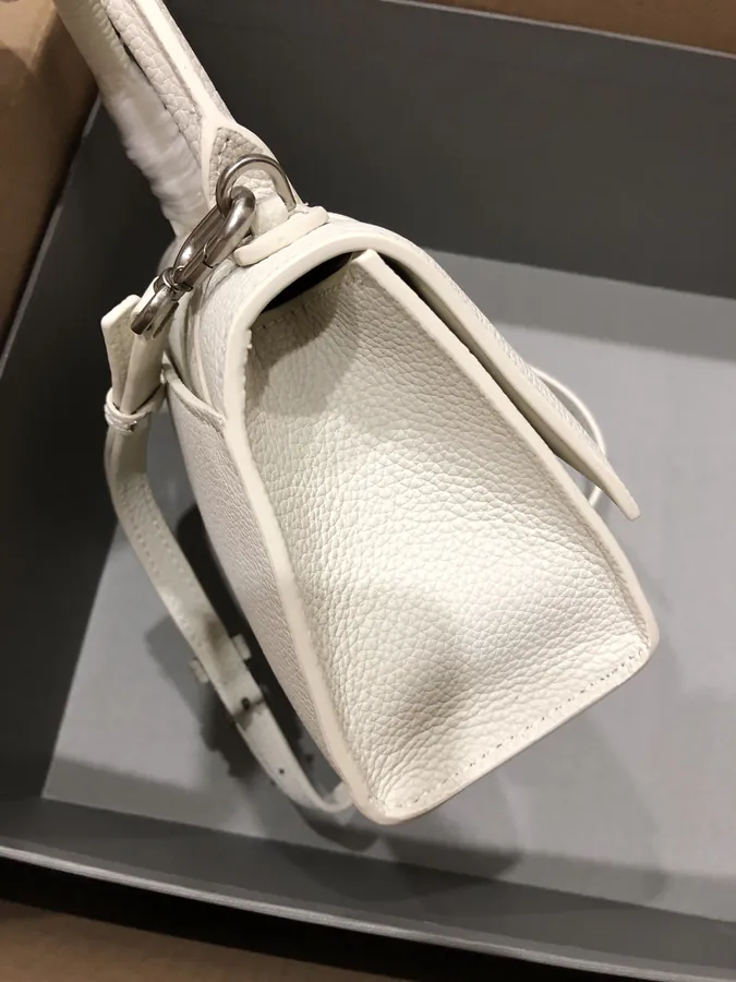Balenciagα Hourglass Sand Bag in Grained Calfskin