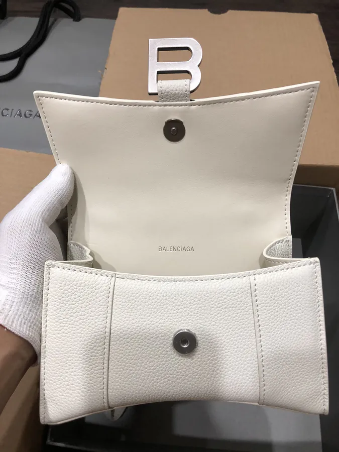 Balenciagα Hourglass Sand Bag in Grained Calfskin