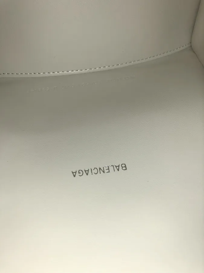 Balenciagα Hourglass Sand Bag in Grained Calfskin