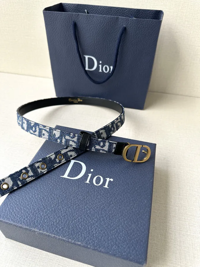 Montaigne Belt with Double Sided Design