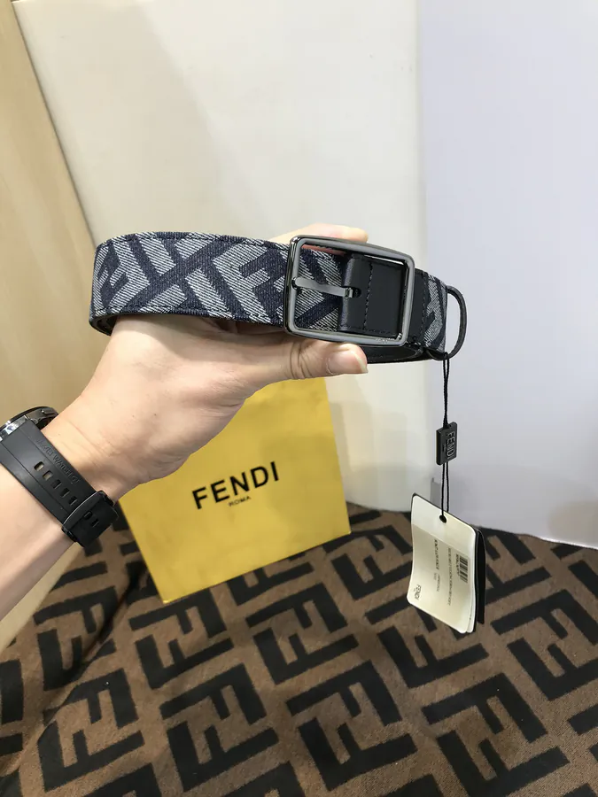 FD Signature Belt in Grained Calfskin with NFT Letter Clasp