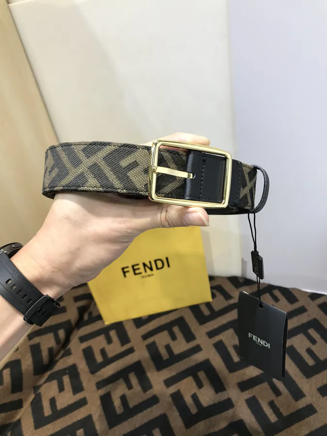 FD Signature Belt with F Logo and Crocodile Pattern