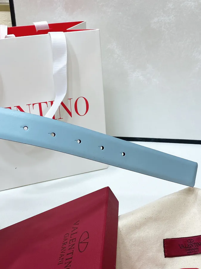 VLOGO Signature Calfskin Belt Dual Sided Wear
